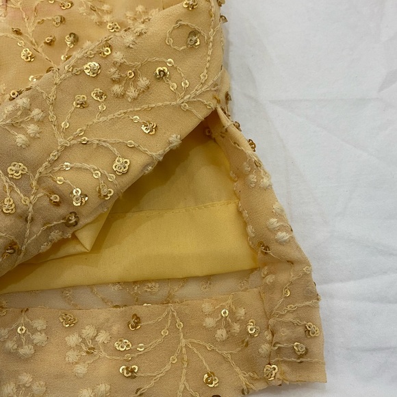 Indian outfit - Picture 13 of 13